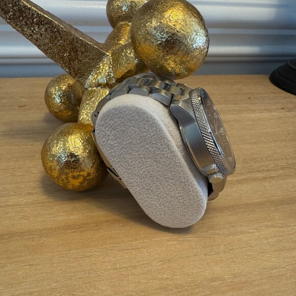 Citizen Nighthawk Radio Controlled Chronograph - Picture 3 of 7